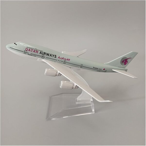 Qatar Airways Metal 16 cm b747 Airplane Model for office and home decoration Aircraft Models