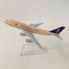 Airplane Model SAUDI ARABIAN Airlines model 16 cm  Boeing 777 airplane 16CM Metal alloy diecast 1:400 airplane model toy for children - Image 2